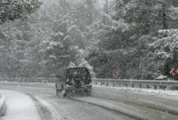 Επιχείρηση απεγκλωβισμού οχημάτων στην ορεινή Ναυπακτία – Ποια η κατάσταση του οδικού δικτύου