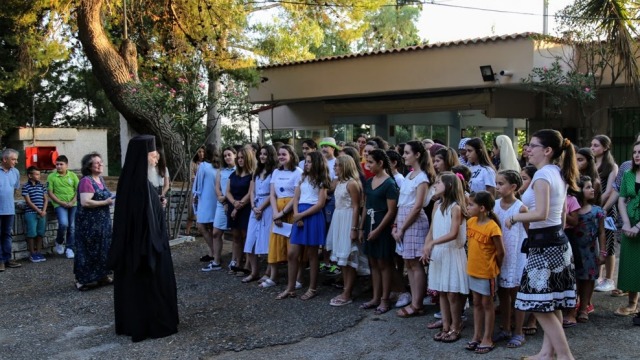 Η γιορτή λήξης της κατασκήνωσης θηλέων της Μητρόπολης Ναυπάκτου (φωτο)