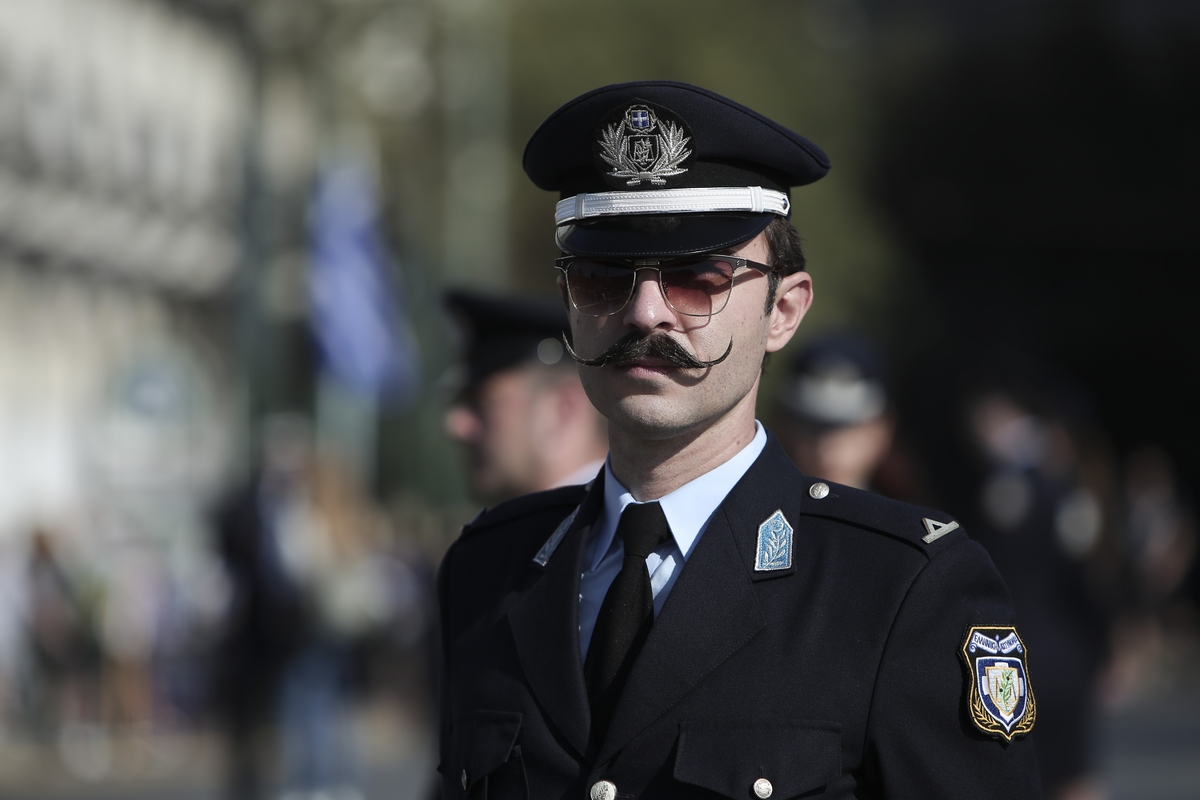 Το τσιγκελωτό μουστάκι που έκλεψε την παράσταση στην παρέλαση της Αθήνας