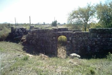 Η αρχαία πύλη απέχει μόλις 10χμ από Αγρίνιο και αποκαλύφθηκε πρόσφατα. Μπορεί να αναδειχθεί ως είσοδος-σύμβολο  της πόλης μας;