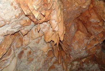 Στο σπήλαιο του Βάτου στα Ακαρνανικά Όρη (φωτο-video)