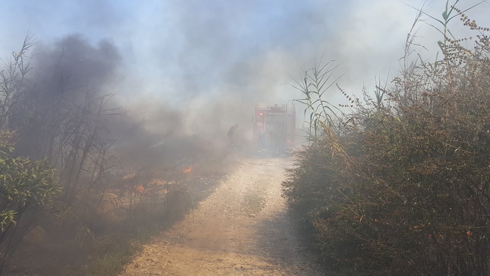 Πυρκαγιά στα Καλύβια Αγρινίου Αιτωλοακαρνανίας