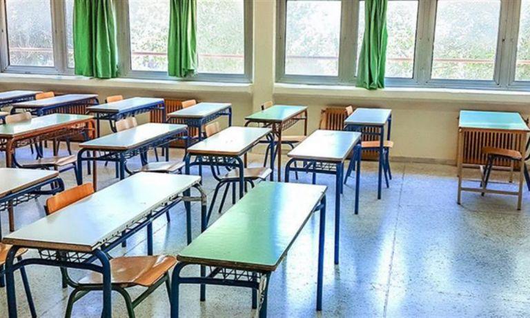 Υπουργείο Παιδείας: Με τηλεκπαίδευση τα μαθήματα στα σχολεία που θα κλείσουν τη Δευτέρα