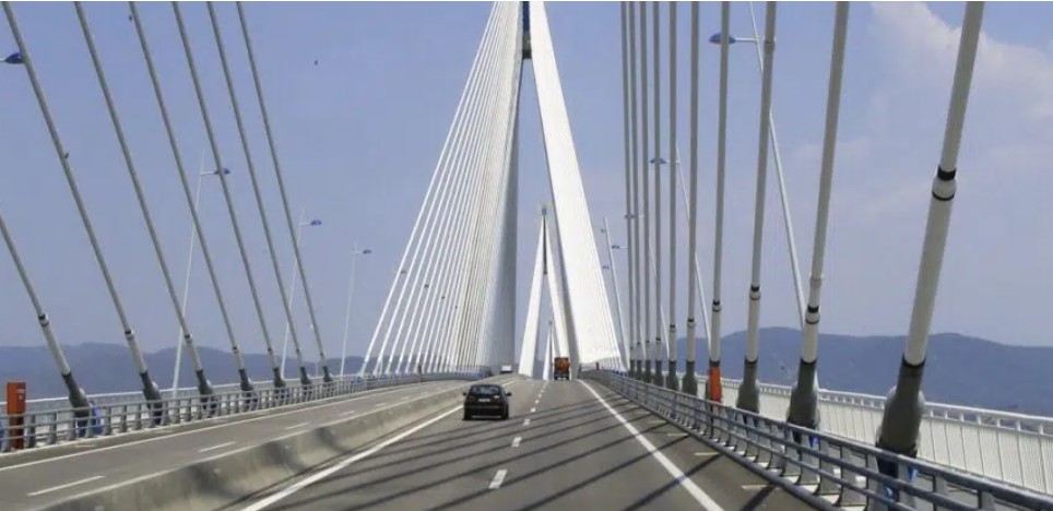 «Να μην μετατραπεί η γέφυρα Ρίου-Αντιρρίου σε γέφυρα αυτοκτονιών», λέει Δημοτικός Σύμβουλος Ναυπακτίας
