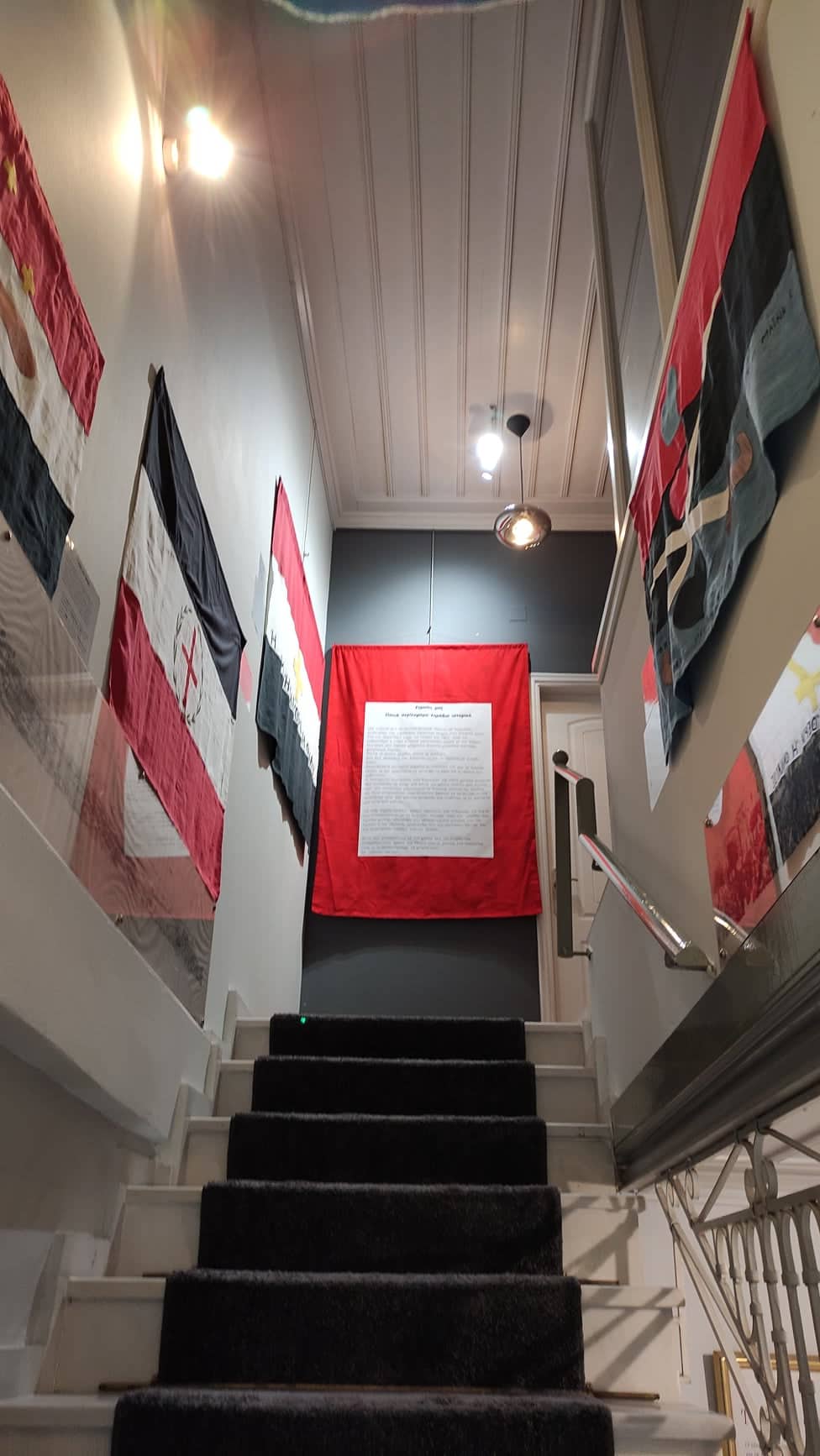 «Σημαίες πανιά περίλαμπρα-σημάδια ιστορικά»: Εγκαινιάστηκε η νέα έκθεση-φόρος τιμής της «Διεξόδου» στην Επανάσταση