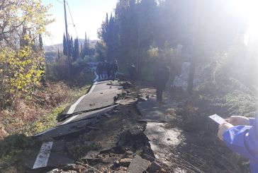 Δήμαρχος και περιφερειάρχης με Λέκκα σε κατολισθήσεις στον δήμο Αγρινίου-«κίνδυνος για τμήματα οικισμών»