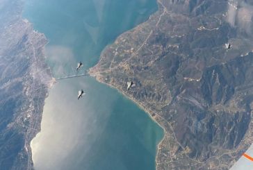Ρίο-Αντίρριο και Ακρόπολη: Η ιστορική πτήση των Rafale στην Ελλάδα, απίστευτες εικόνες και βίντεο από ψηλά