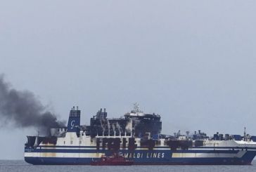 Euroferry Olympia: Κλιμακώνεται η αγωνία όσο ρυμουλκείται το πλοίο στο Πλατυγιάλι