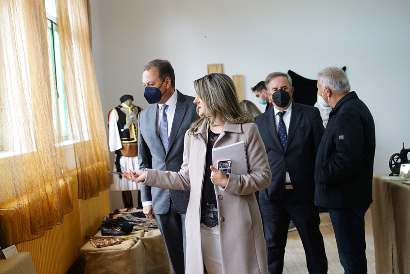 Πλήθος κόσμου στα εγκαίνια της έκθεσης «Λαϊκή τέχνη και παράδοση» στη Σπολάιτα Αγρινίου