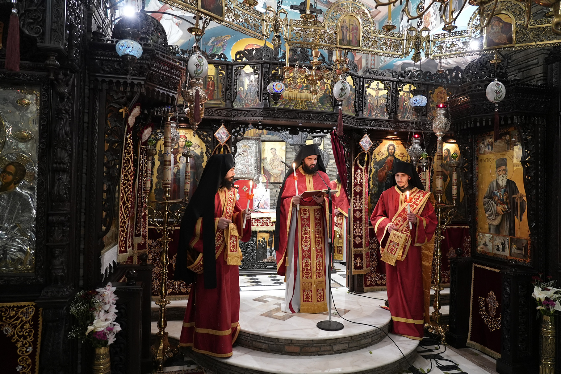 Συγκλονιστική Ανάσταση στο μοναστήρι με το μεγαλύτερο καμπαναριό στον κόσμο, στο Τρίκορφο Ναυπακτίας