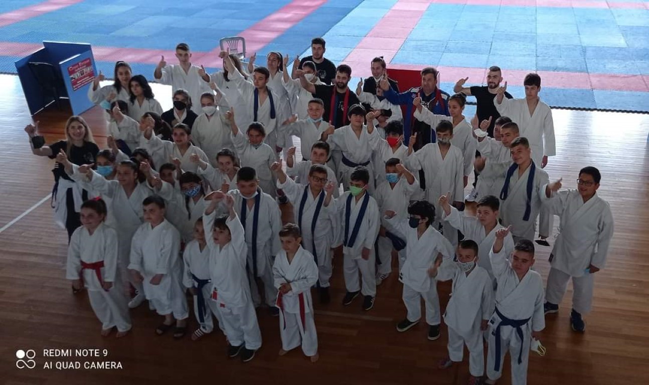 «Σάρωσαν» τα μετάλλια στην Ηγουμενίτσα οι καρατέκα του Shotokan Karate Δερβίσης