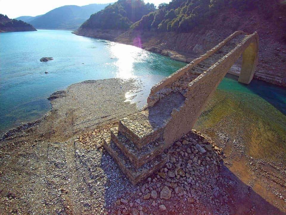 Ερώτηση στη Βουλή για την αναστήλωση της θρυλικής Γέφυρας «Μανώλη» Ευρυτανίας