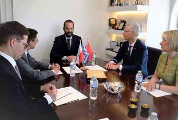 Συνάντηση Φαρμάκη με τους Πρέσβεις της Ελβετίας και της Πολωνία