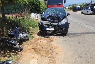 Τραυματισμός γυναίκας σε μετωπική δικύκλου με αυτοκίνητο στα Αμπάρια Παναιτωλίου
