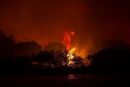 Μαίνεται η φωτιά στην Ηλεία – Πλησίασε σπίτια, εκκενώθηκαν οικισμοί (βίντεο)