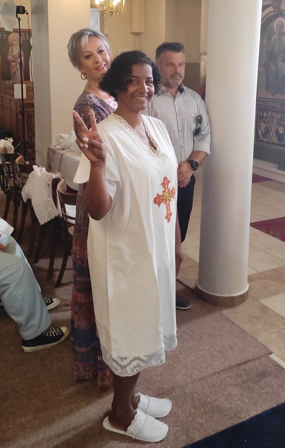 Συγκινητικό: Βραζιλιάνα βαφτίστηκε ορθόδοξη για να παντρευτεί στο Αγρίνιο