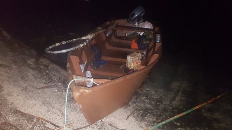 Αμβρακικός: Ερασιτέχνες ψαράδες με παράνομα δίχτυα εντόπισε το Λιμενικό (φωτο)